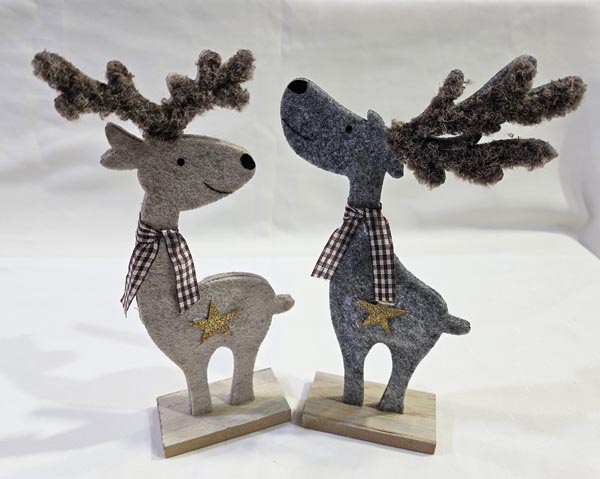 XXL moose (20 x 8 x 3.8cm), on a wide wooden base made of