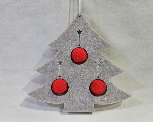 Trendy Christmas tree with large baubles, XL, 15.3x14cm, han