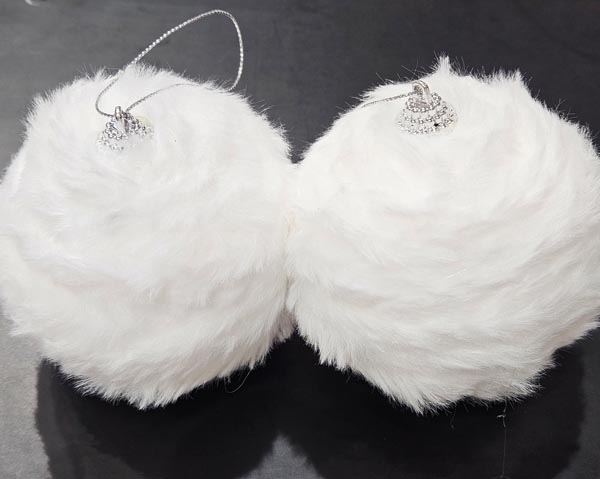 Beautiful and high-quality fur ball, 8cm, with silver hanger