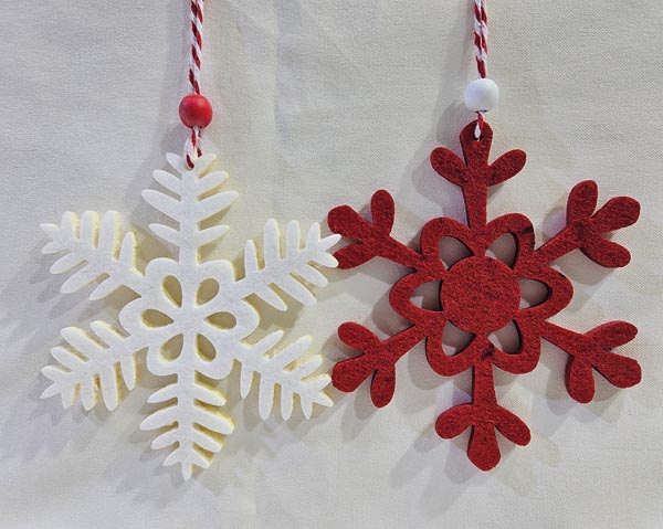 Felt ornament, 10x10x0.5cm, snowflake shape, with striped